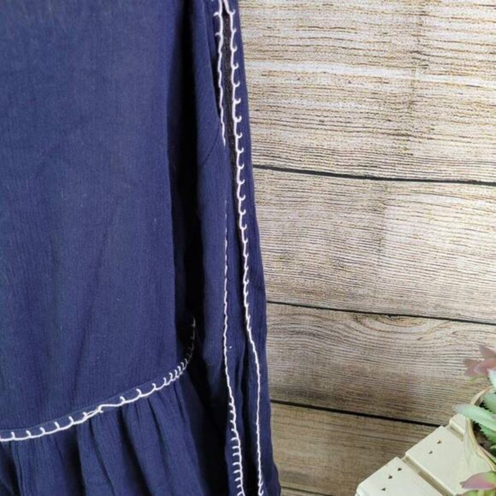 NWT Hummingbird Tassel Keyhole Crepe Navy Blue Top Size Large‎ - Picture 3 of 7